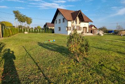 Casă cu 4 camere în Central - 1