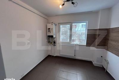 Apartament cu 3 camere, mobilat în Rovine