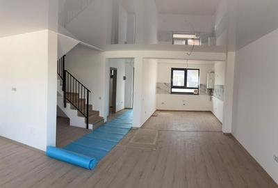 Casă cu 4 camere decomandat în Central