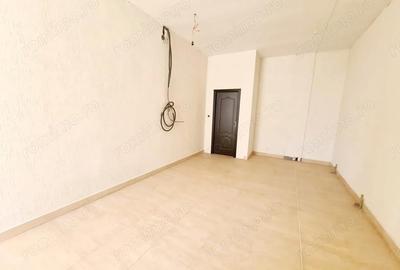 Spațiu comercial, de 32 mp, în Central - 4