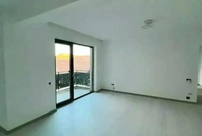 Apartament cu 3 camere semidecomandat în Semicentral - 3