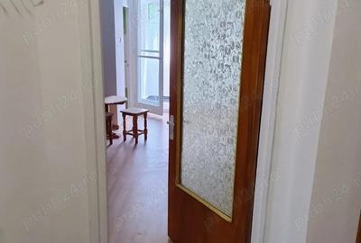 Garsonieră decomandată în Vitan