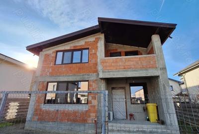Casă cu 3 camere în Tunari - 8