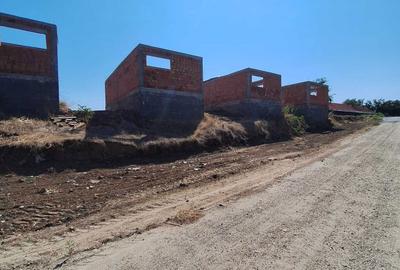 Casă cu 4 camere în Călugăreni