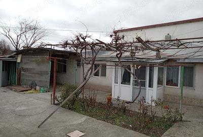 Casă cu 2 camere cu Teren 210 Mp în Chercea - 1