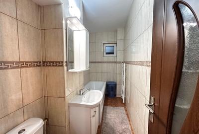 Apartament cu 2 camere decomandat în - 6