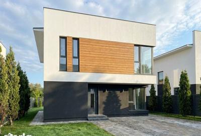 Casă cu 4 camere cu Teren 243 Mp în Central - 2