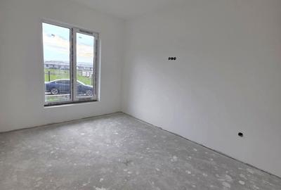 Casă cu 4 camere cu Teren 500 Mp în Central - 4
