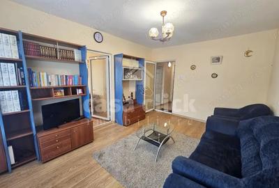 Apartament circular 2 camere, renovat, Micro 17 Strada Barbo?i, etaj 3