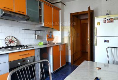 Apartament 3 camere ultracentral Piatra Neamț, etaj 3/4 - 4