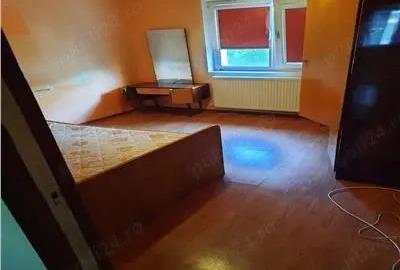 Inchiriere apartament 3 camere decomandat in zona 1 Decembrie (fostul Lenin), etaj 3 4, 80 mp - 8