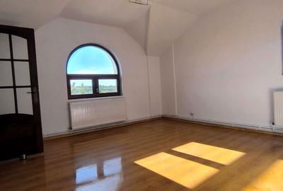 Casă cu 4 camere în Central - 10