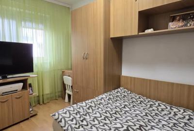 Apartament cu 3 camere semidecomandat, mobilat în Malu Roșu - 2