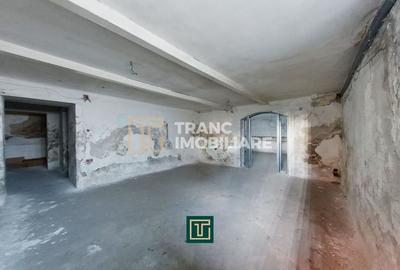 Birou, de 393 mp, în UTA - 6