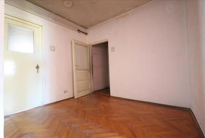 Apartament cu 3 camere, 2 bai, UMF CENTRU, decomandat, bloc din 1980 - 9