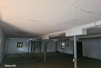 Casă cu 4 camere cu Teren 1000 Mp în Central - 1