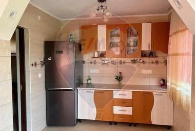 Casa / Vila cu 5 camere de vanzare - 8