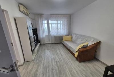 Apartament cu 2 camere decomandat, mobilat în Titan