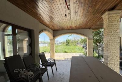 Casă cu 5 camere cu Teren 1000 Mp în Cârcea - 1