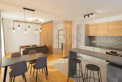 Apartament cu 3 camere semidecomandat, mobilat în Băneasa