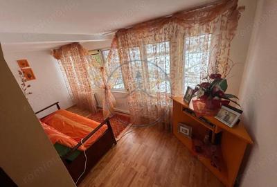 Casă cu 6 camere cu Teren 2000 Mp în Central - 1