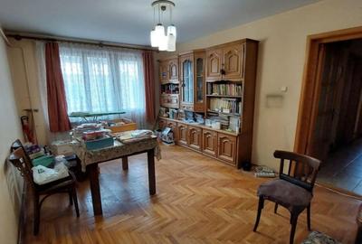 Apartament 4 camere 85 mp Tractorul