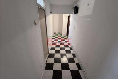 Apartament cu 3 camere semidecomandat în Central - 3