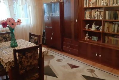 Apartament cu trei camere decomandat - 4