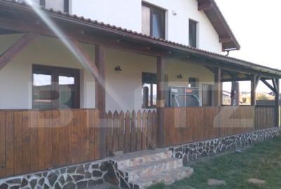 Casă cu 6 camere cu Teren 2052 Mp în Central - 2