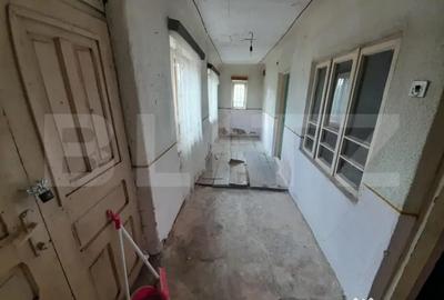 Casă cu 2 camere cu Teren 1160 Mp în Central - 3