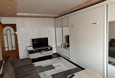 Apartament 2 camere, decomandat, strada Lirei - 10