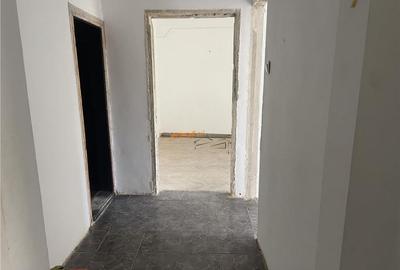 Apartament 3 camere , zona Longinescu - Gara , decomandat 70 - 4