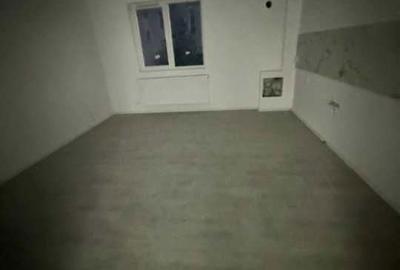 Garsonieră decomandată în Militari - 2