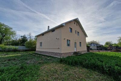 Casă în Șerbănești - 4