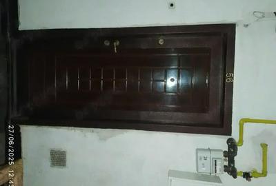 Apartament cu 3 camere semidecomandat în Onești - 8