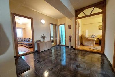 Apartament cu 4 camere decomandat în Transilvaniei - 2