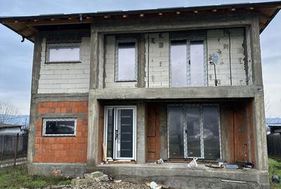 Casă cu 4 camere în Central - 6