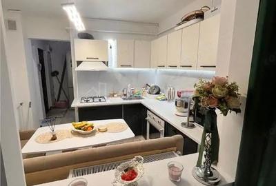 Apartament cu 3 camere decomandat în Central - 1