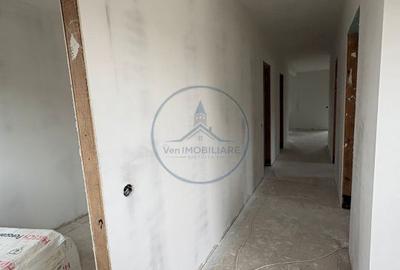 Casă cu 4 camere cu Teren 300 Mp în Central - 7