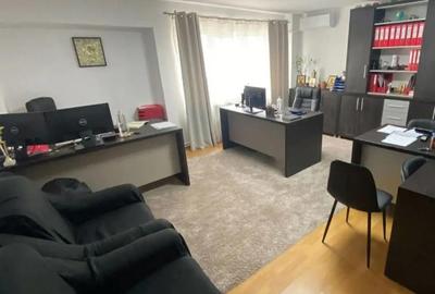 Apartament cu 4 camere decomandat în Central - 3