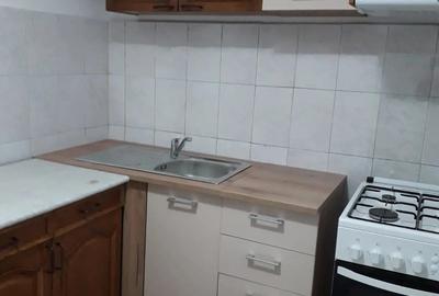 Inchiriez apartament 3 camere, decomandat, 70mp, zona Nicolina 2 - 2