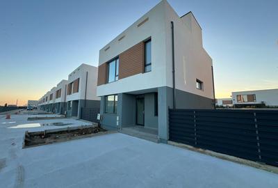 LA CHEIE! The Class Villas Tunari, TEREN 300 MP școală Americana 3 min. - 2