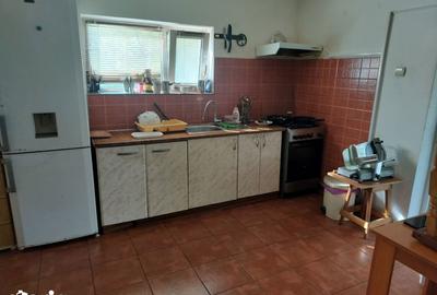 Casă cu 5 camere cu Teren 900 Mp în Central - 2