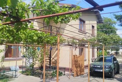 Casă cu Teren 2972 Mp în Central - 6