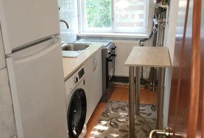 Proprietar inchiriez apartament cu trei camere semidecomandat - 2