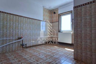 Apartament cu 3 camere decomandat în Confecții - 8