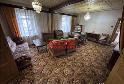 Casă cu 7 camere cu Teren 938 Mp în Orașul de Jos - 3