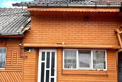 Casă cu 6 camere cu Teren 2803 Mp în Buciumeni - 2