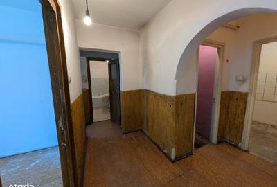 Apartament cu 3 camere decomandat în Tei - 8
