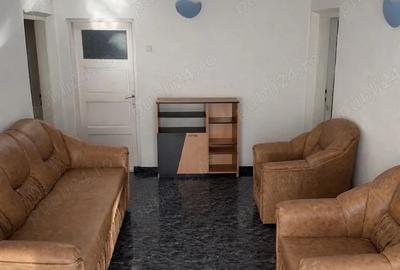 Casă cu 8 camere în Ologeni - 1